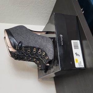 Boutique 9 peep toe booties